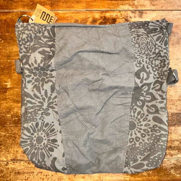 NWT Amani Ya Juu, "Peace from Above" Large Slate Fold Over Bag Kenya - Picture 2 of 16